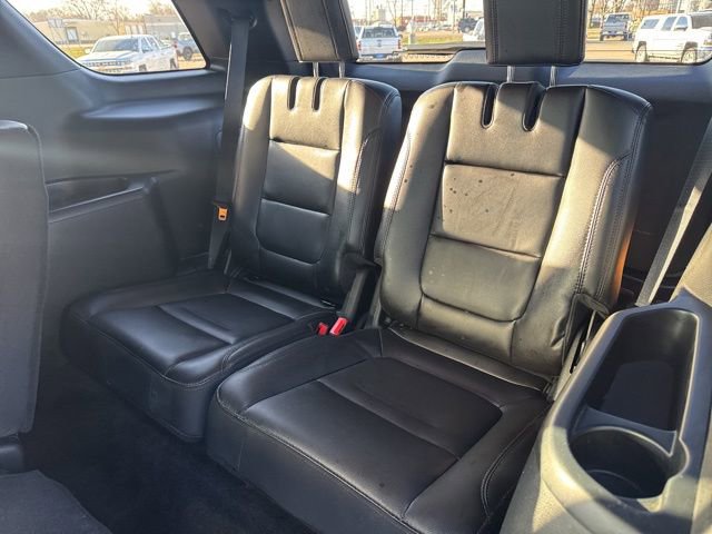 Used 2018 Ford Explorer XLT w/ Equipment Group 202A AWD/4WD image 24