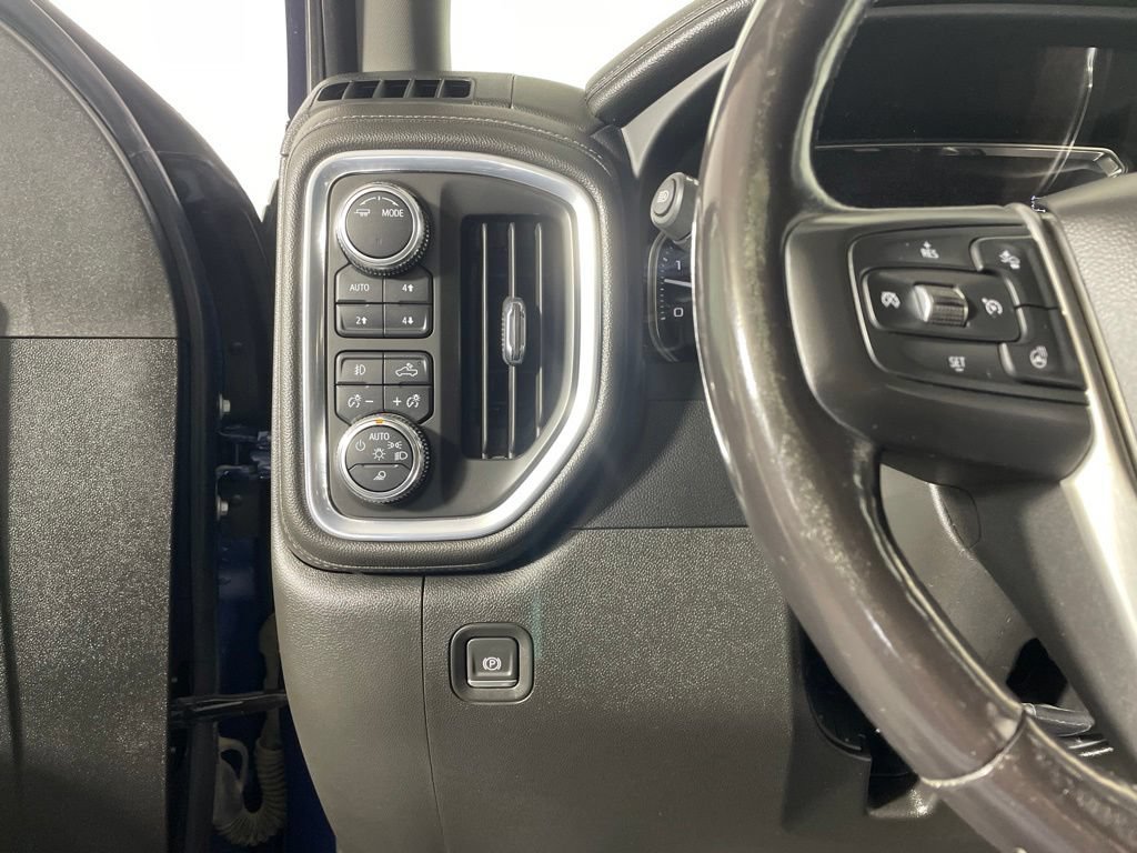 Used 2022 GMC Sierra 3500 Denali AWD/4WD image 14