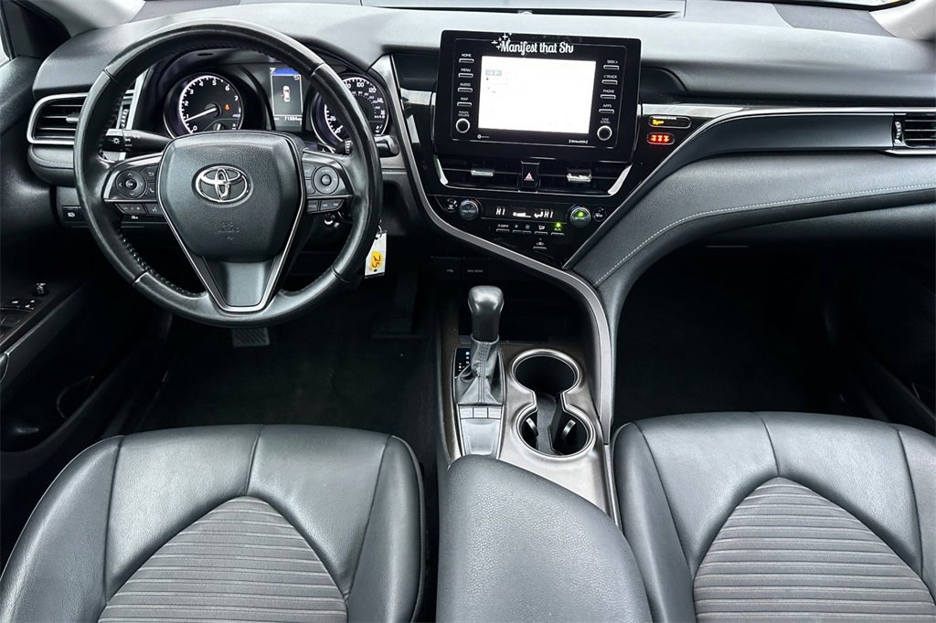 Used 2022 Toyota Camry SE image 16