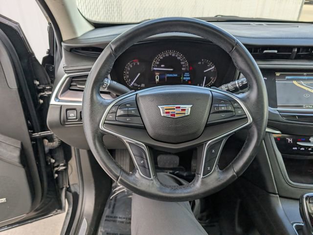 Used 2017 Cadillac XT5 Luxury image 11