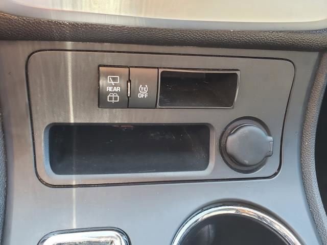Used 2013 GMC Acadia SLE image 32