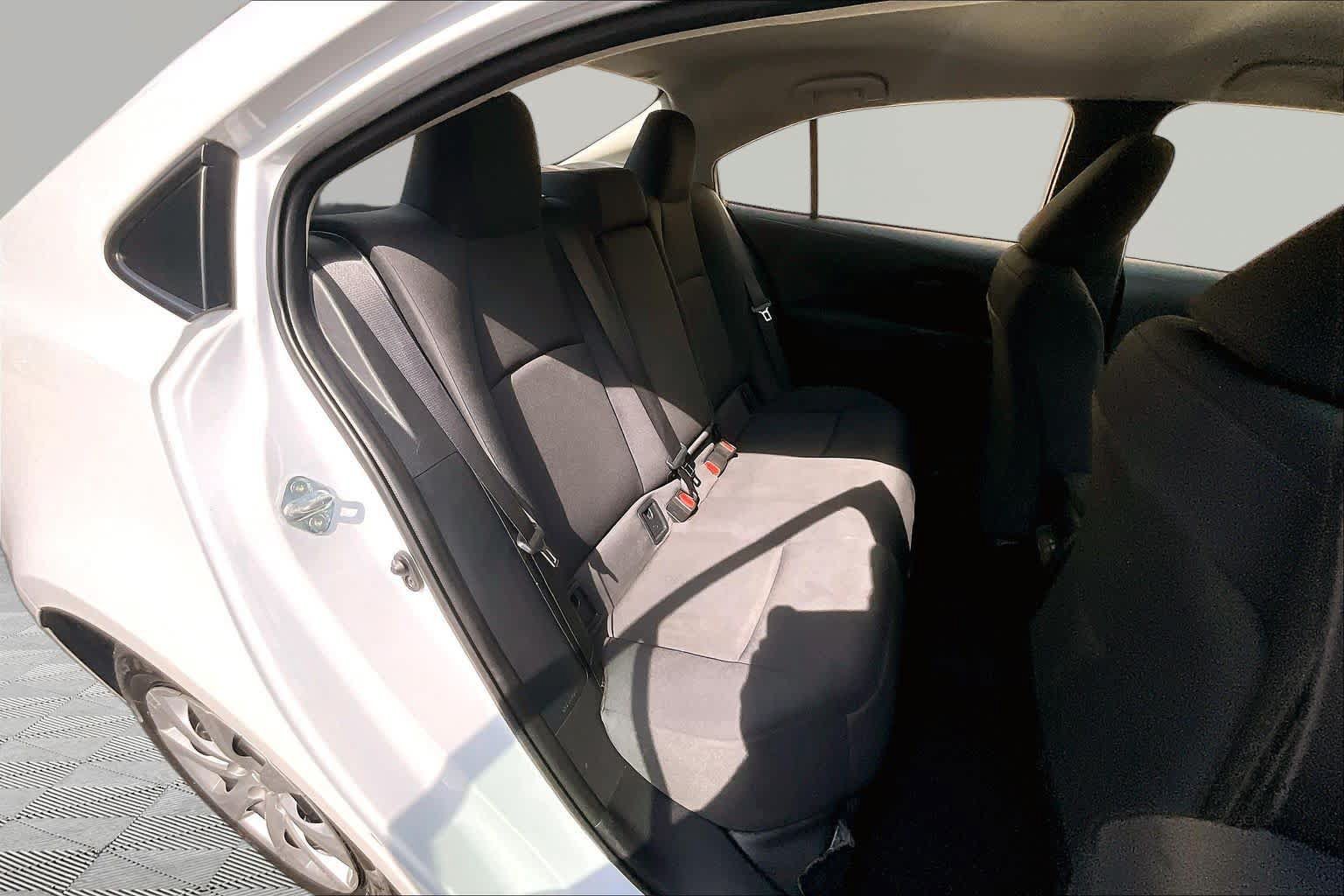 Used 2025 Toyota Corolla LE FWD image 20
