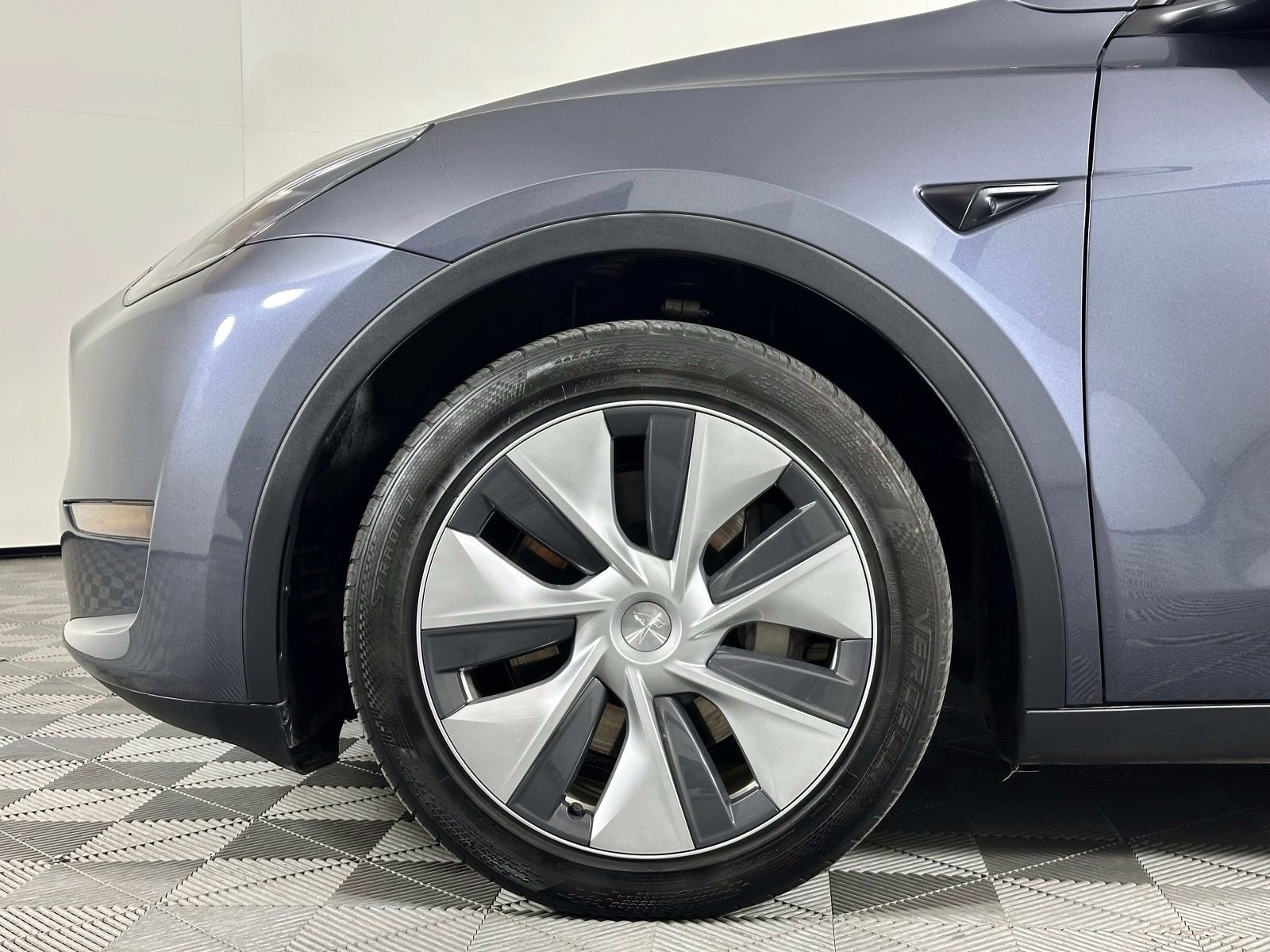 Used 2023 Tesla Model Y Long Range AWD/4WD image 8