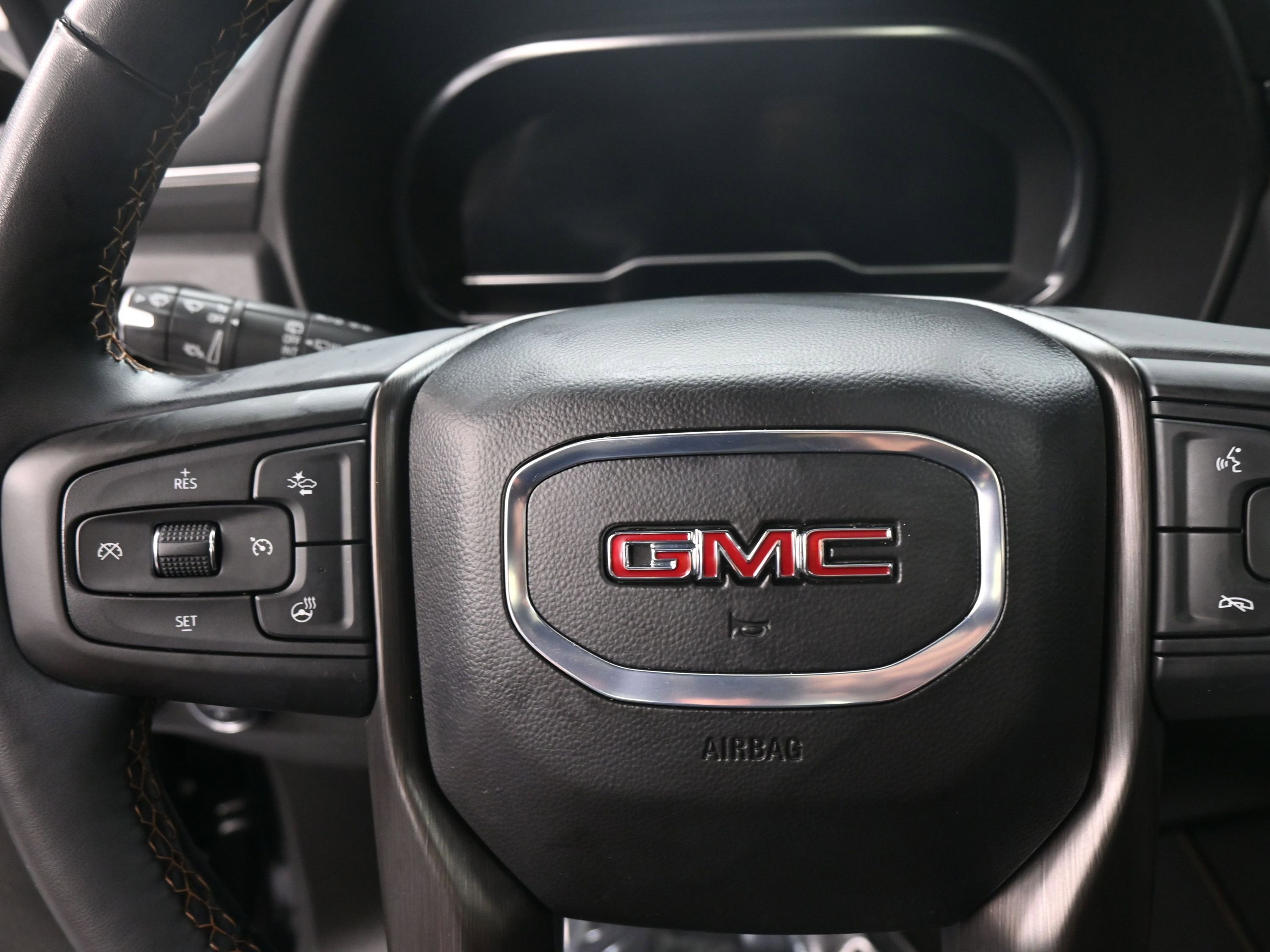 Used 2024 GMC Yukon AT4 w/ Technology Package image 16