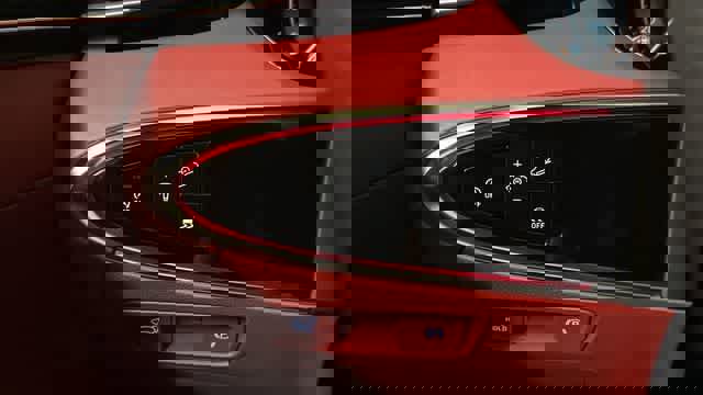 Used 2025 Genesis GV70 3.5T Sport w/ Sport Prestige Package AWD/4WD image 16