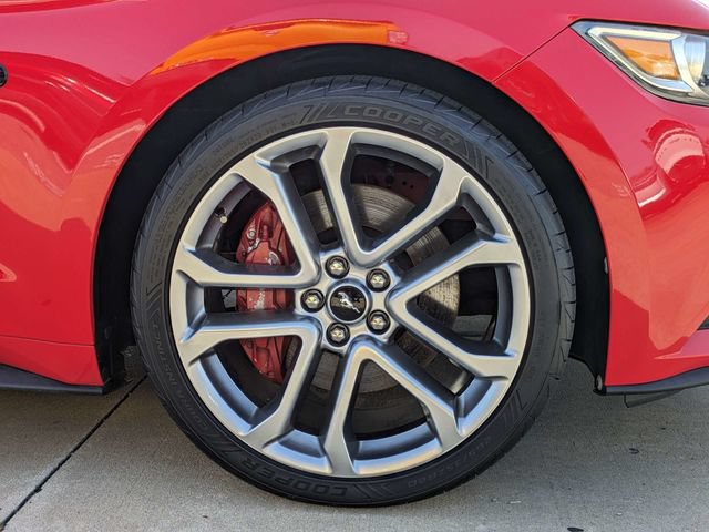 Used 2016 Ford Mustang GT w/ Black Accent Package RWD image 12