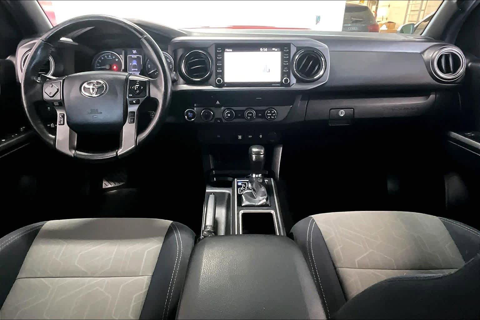 Used 2020 Toyota Tacoma TRD Sport AWD/4WD image 9