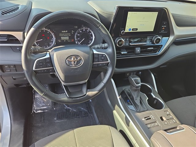 Used 2024 Toyota Highlander LE image 34