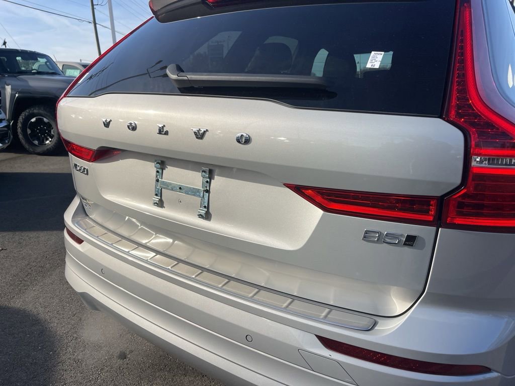 Used 2023 Volvo XC60 B5 Core w/ Protection Package Premier image 32