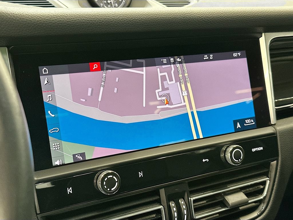 Certified 2022 Porsche Macan S AWD/4WD image 16