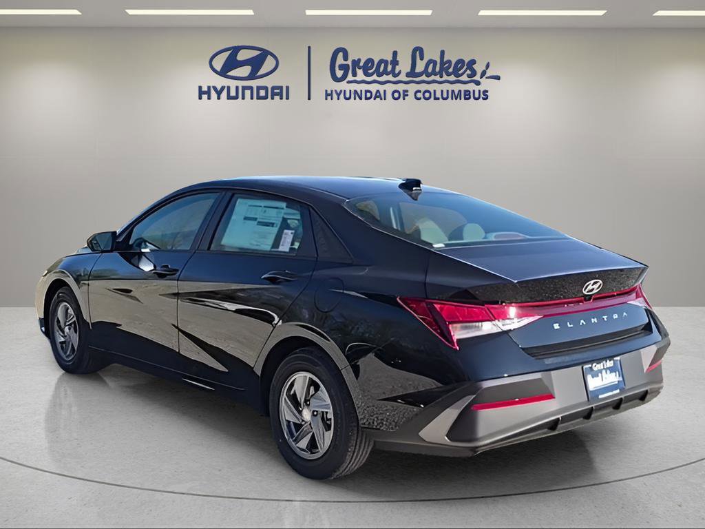 New 2026 Hyundai Elantra SE w/ Cargo Package FWD image 4