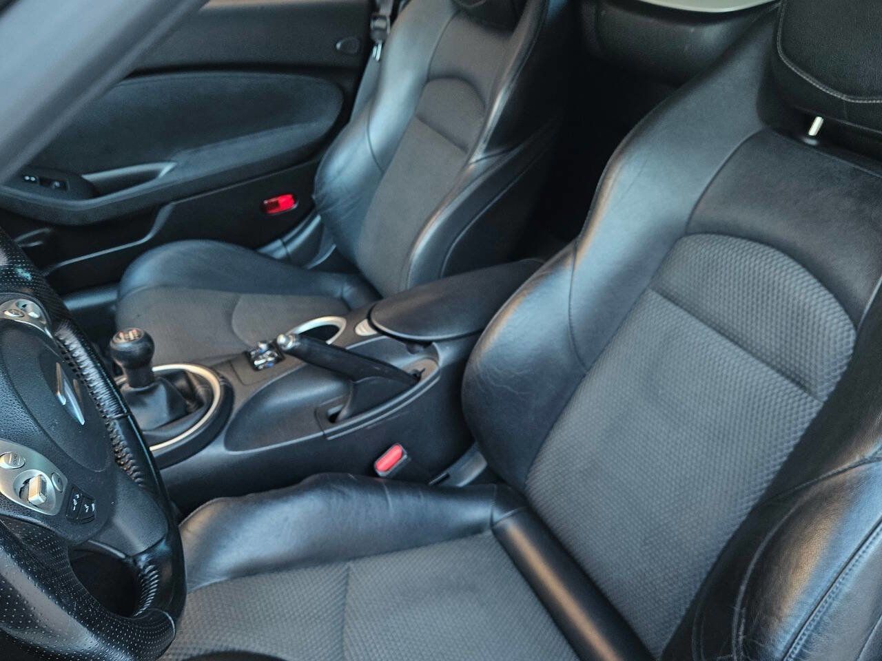Used 2010 Nissan 370Z Touring w/ Sport Pkg RWD image 12