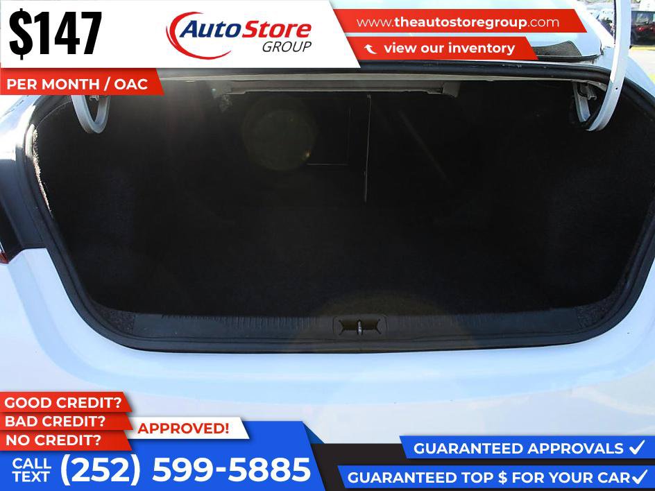 Used 2015 Chrysler 200 Limited w/ Convenience Group FWD image 10
