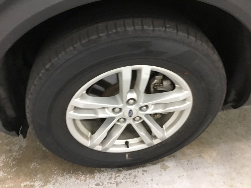 Used 2022 Ford Explorer XLT image 4