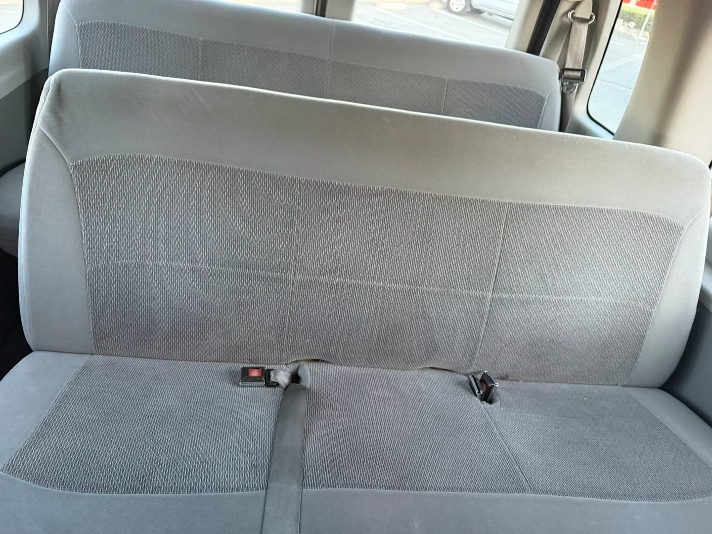 Used 2006 Ford E-350 and Econoline 350 XLT RWD image 18