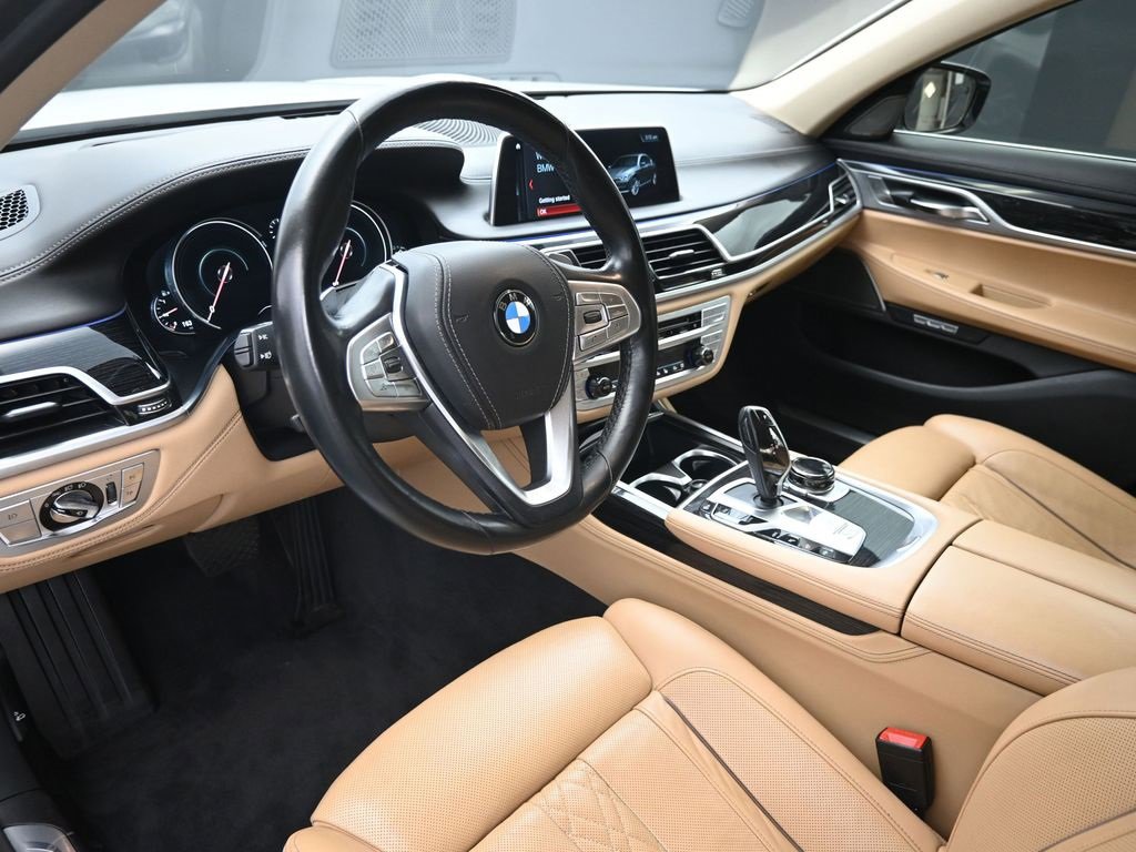 Used 2018 BMW 740e xDrive image 11