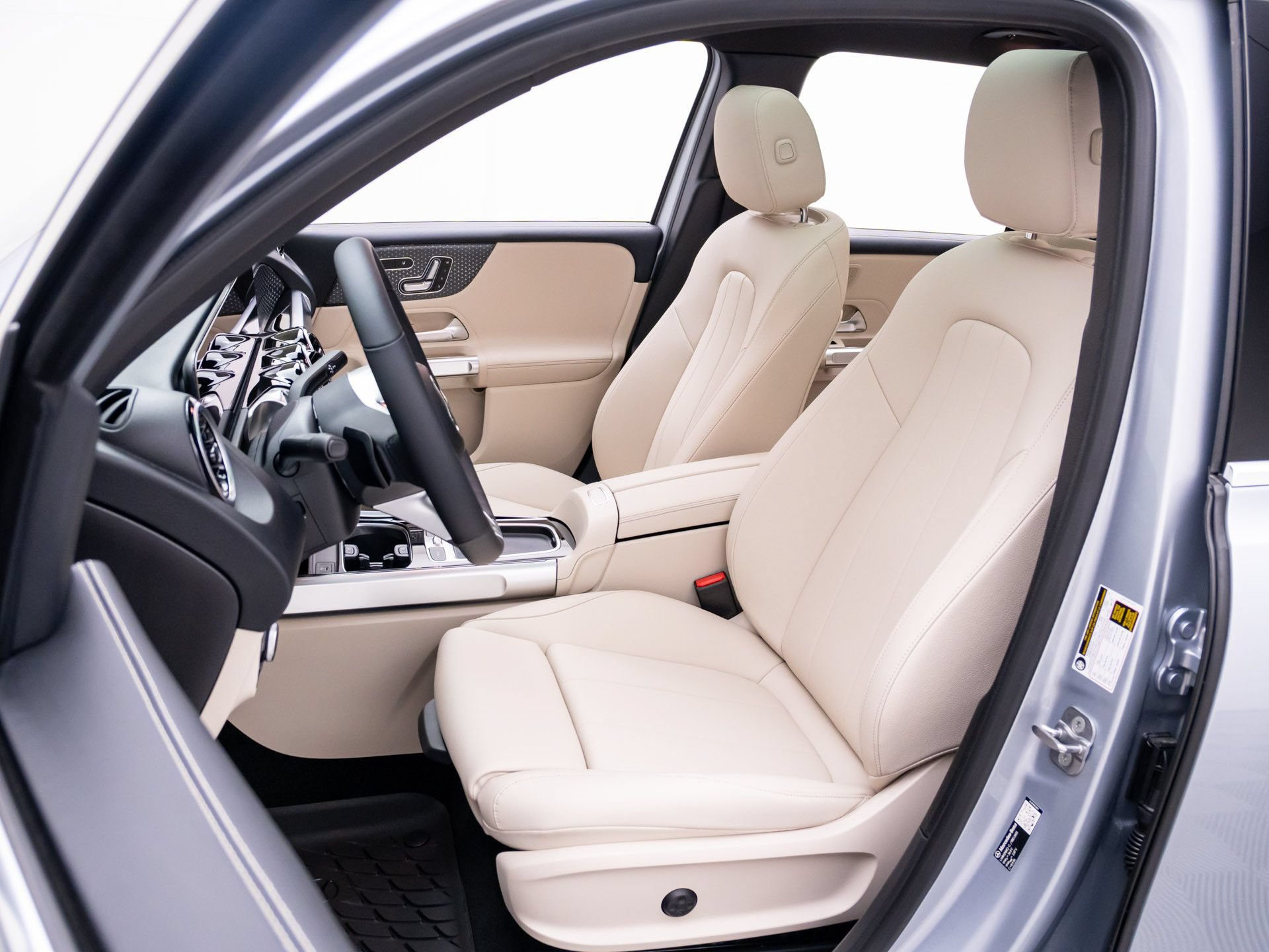 New 2026 Mercedes-Benz GLB 250 4MATIC image 18