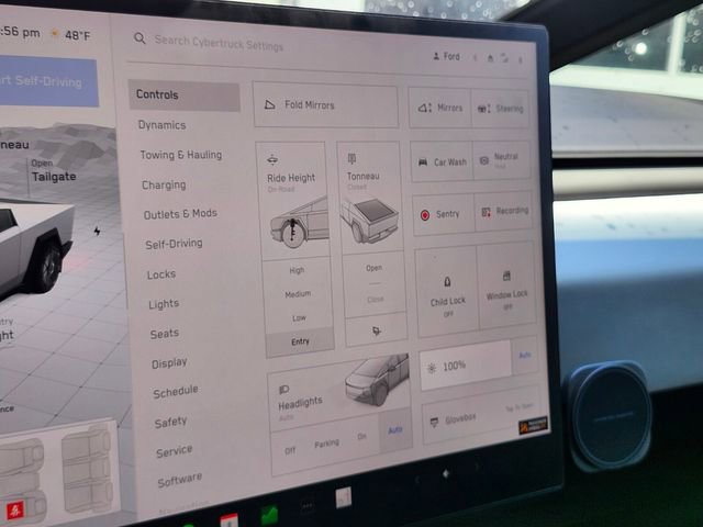 Used 2024 Tesla Cybertruck AWD Crew Cab image 22