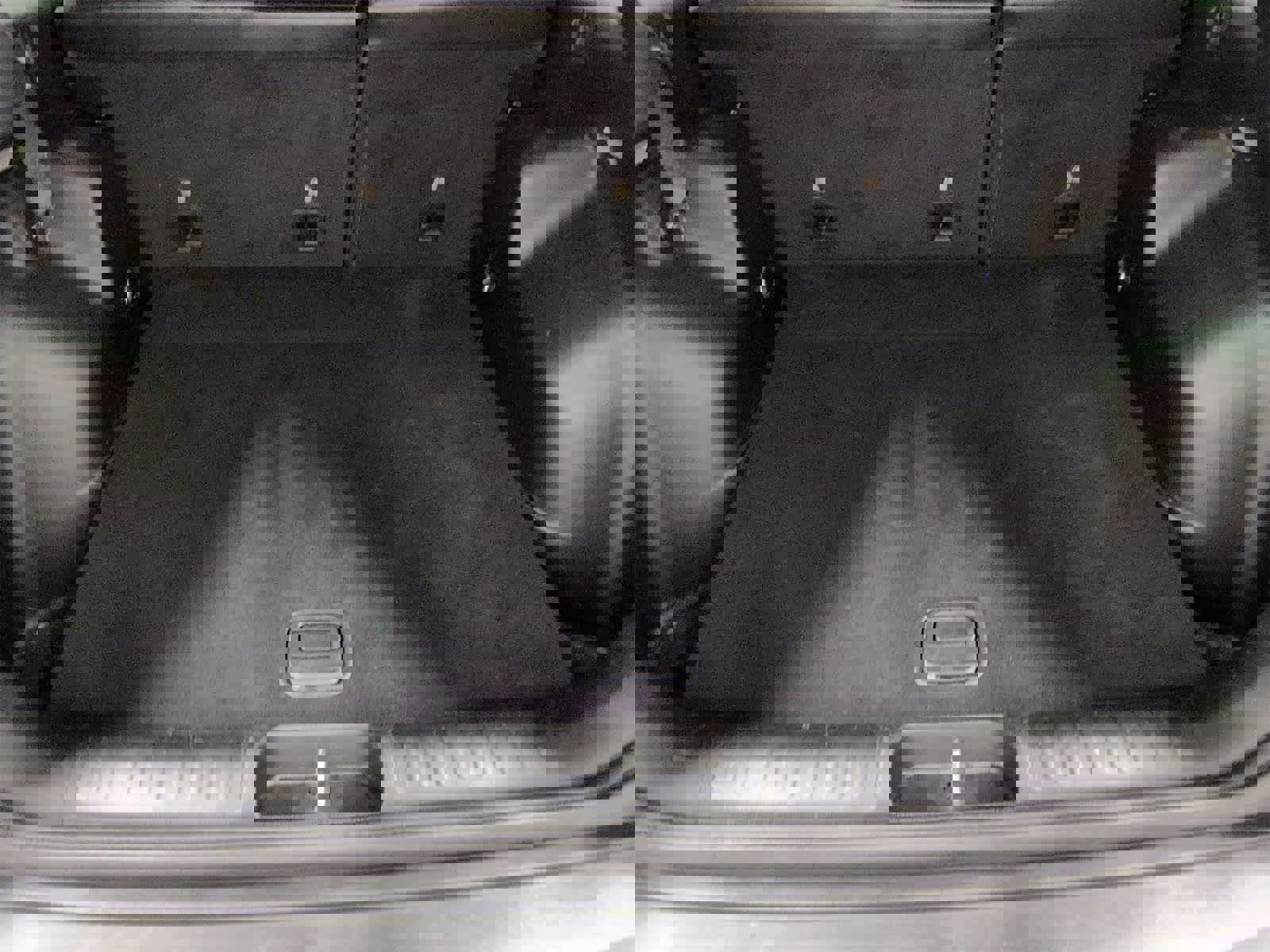 Used 2019 Jeep Cherokee Limited image 34