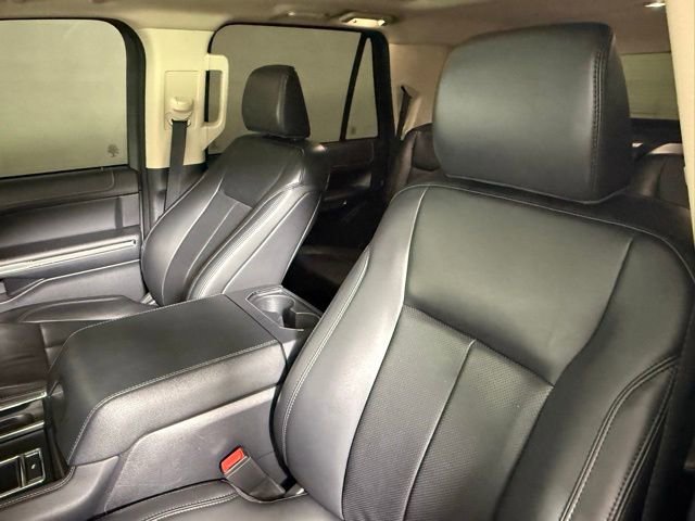 Used 2022 Ford Expedition XLT image 32