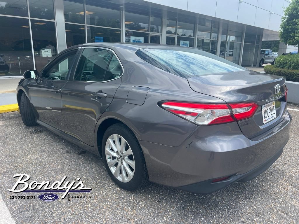 Used 2018 Toyota Camry LE FWD image 3