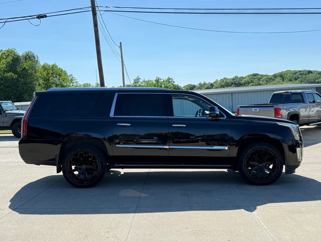 Used 2016 Cadillac Escalade ESV Premium AWD/4WD image 22