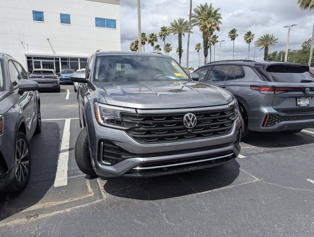 Used 2025 Volkswagen Atlas SEL Premium R-Line AWD/4WD image 2