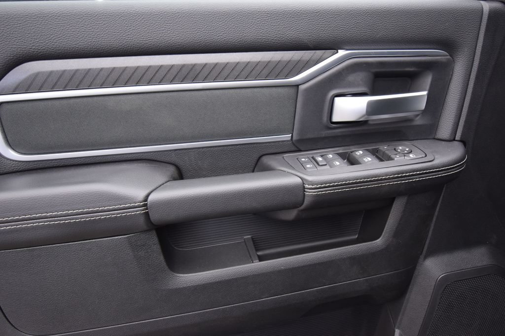 New 2026 RAM 5500 4x4 Crew Cab image 27