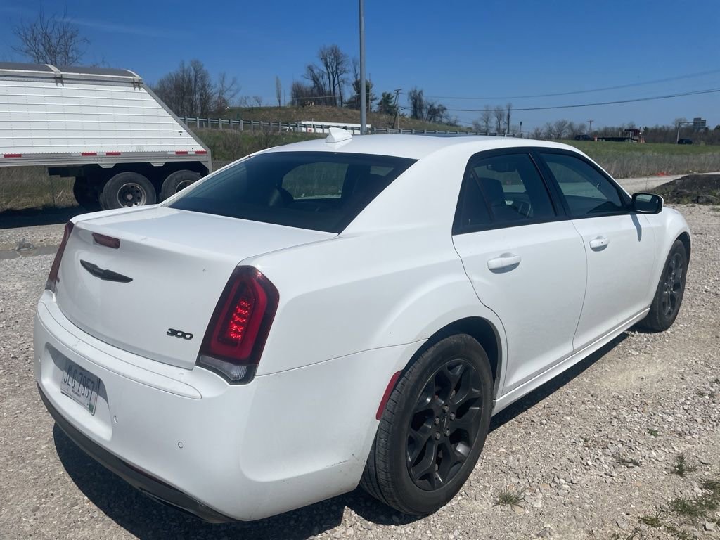 Used 2022 Chrysler 300 Touring L w/ Popular Equipment Group AWD/4WD image 6