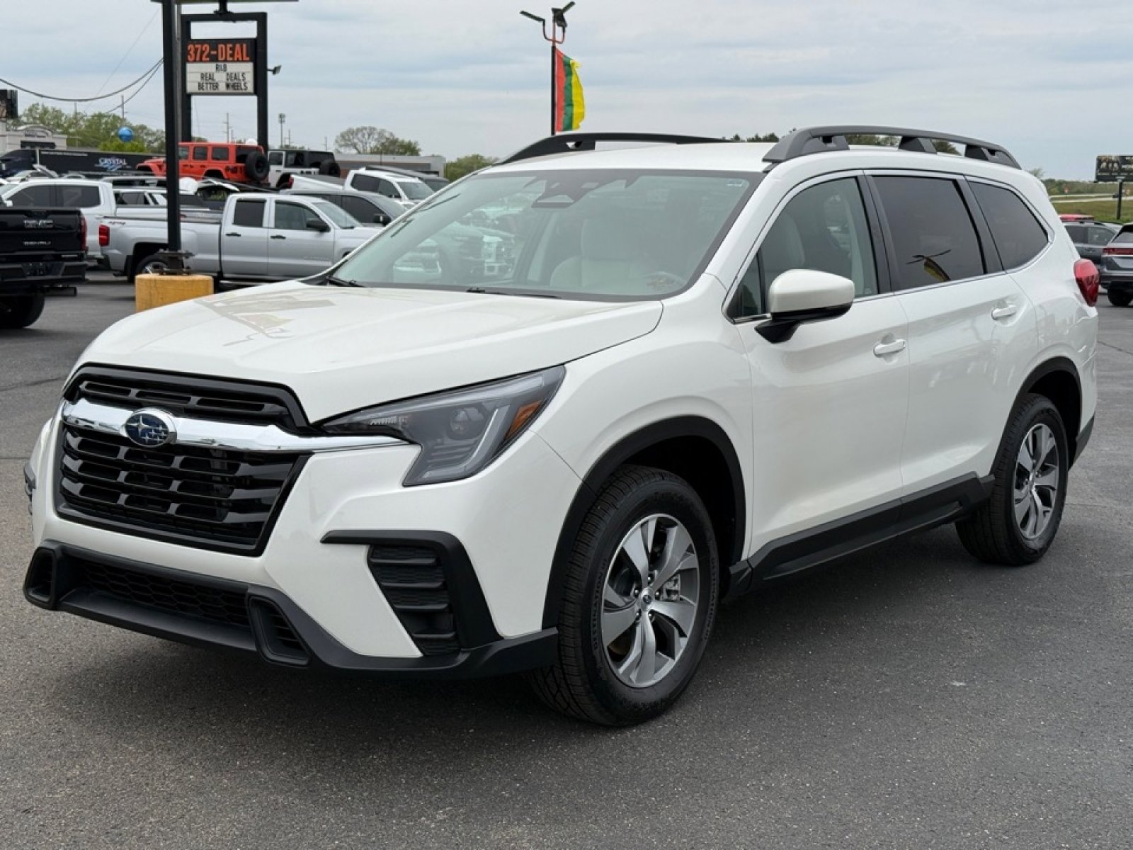 Used 2024 Subaru Ascent Premium w/ Convenience Package AWD/4WD image 4