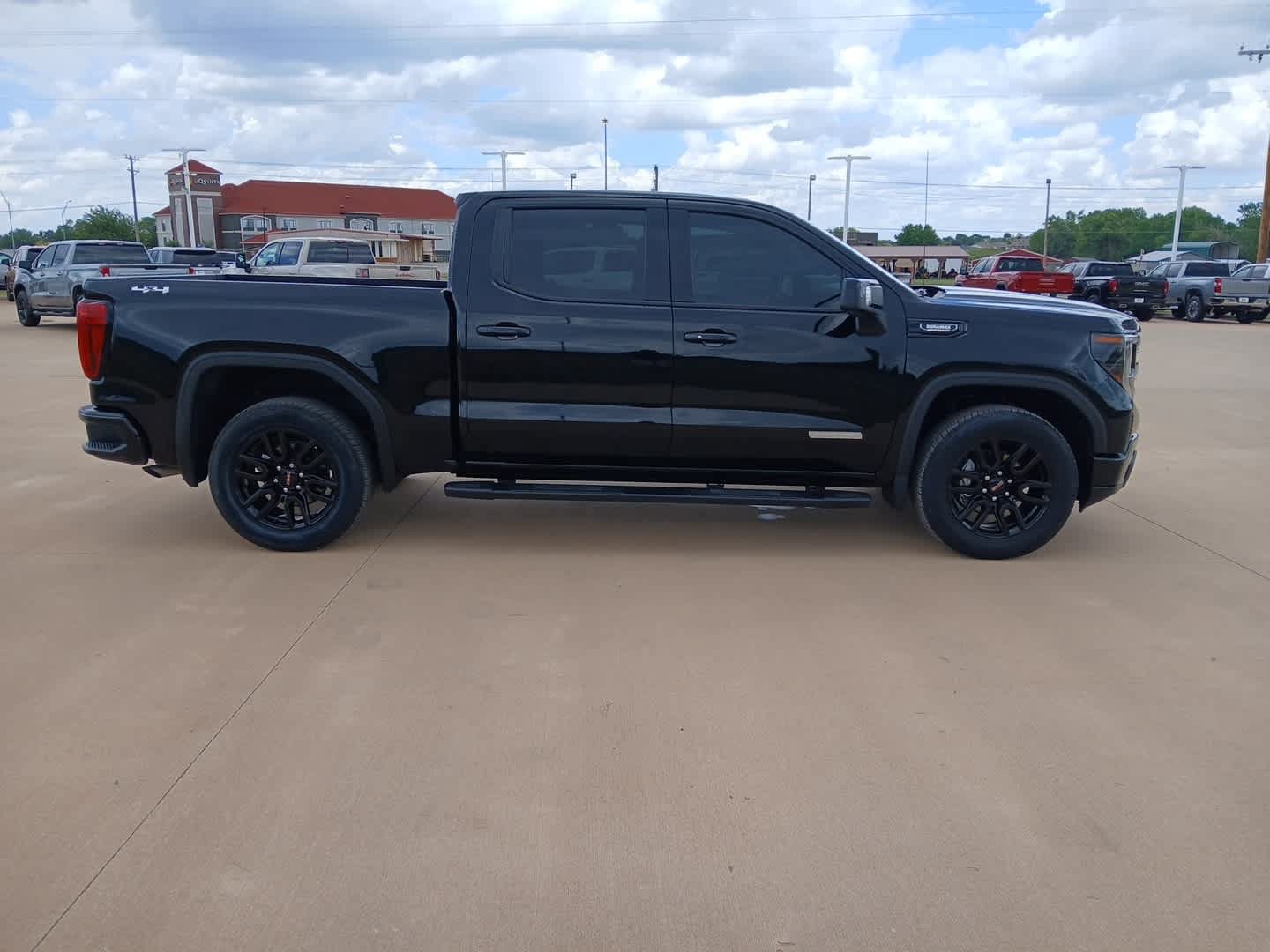 Used 2026 GMC Sierra 1500 Elevation w/ Elevation Premium Package AWD/4WD image 14