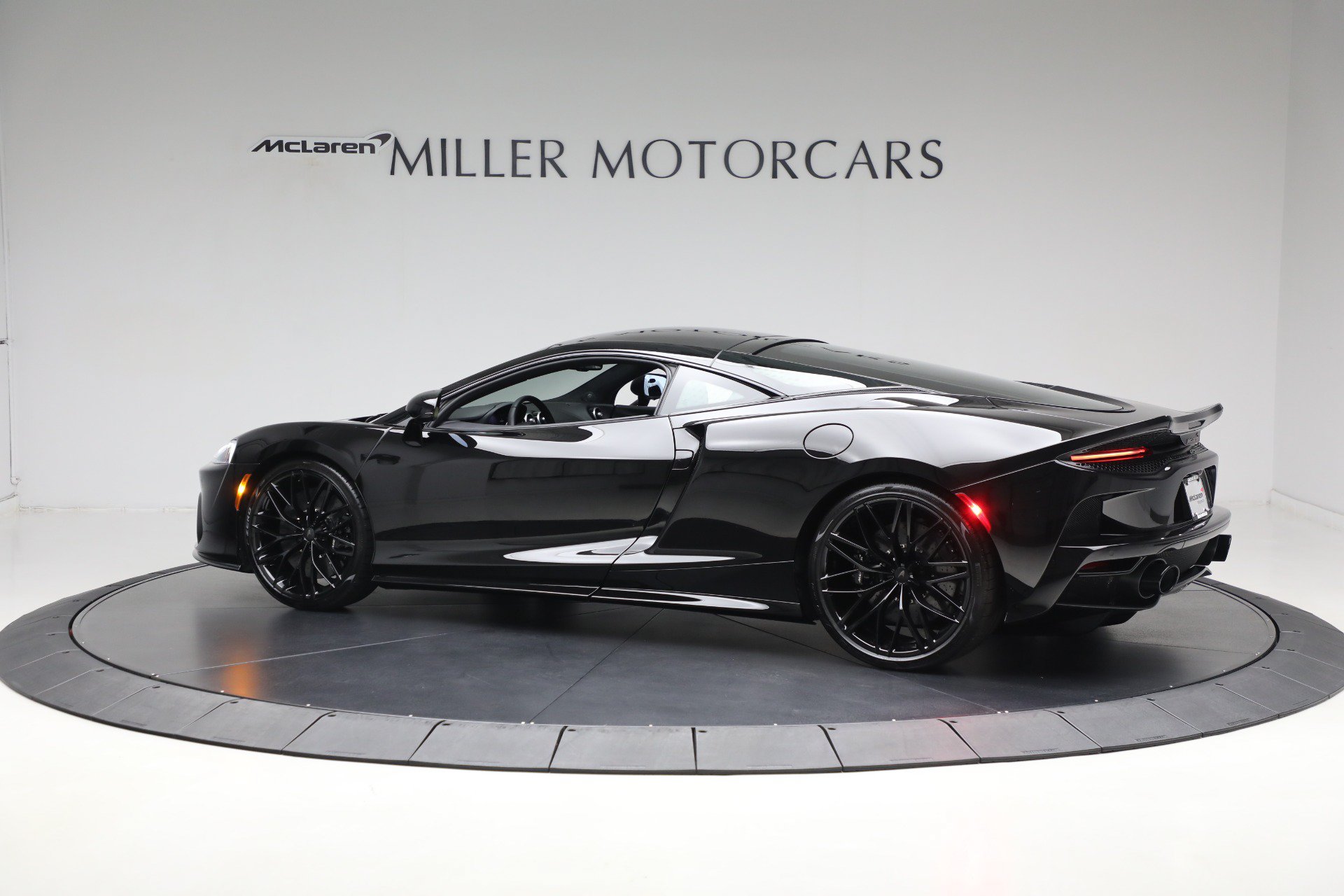 Used 2025 McLaren GTS RWD image 4