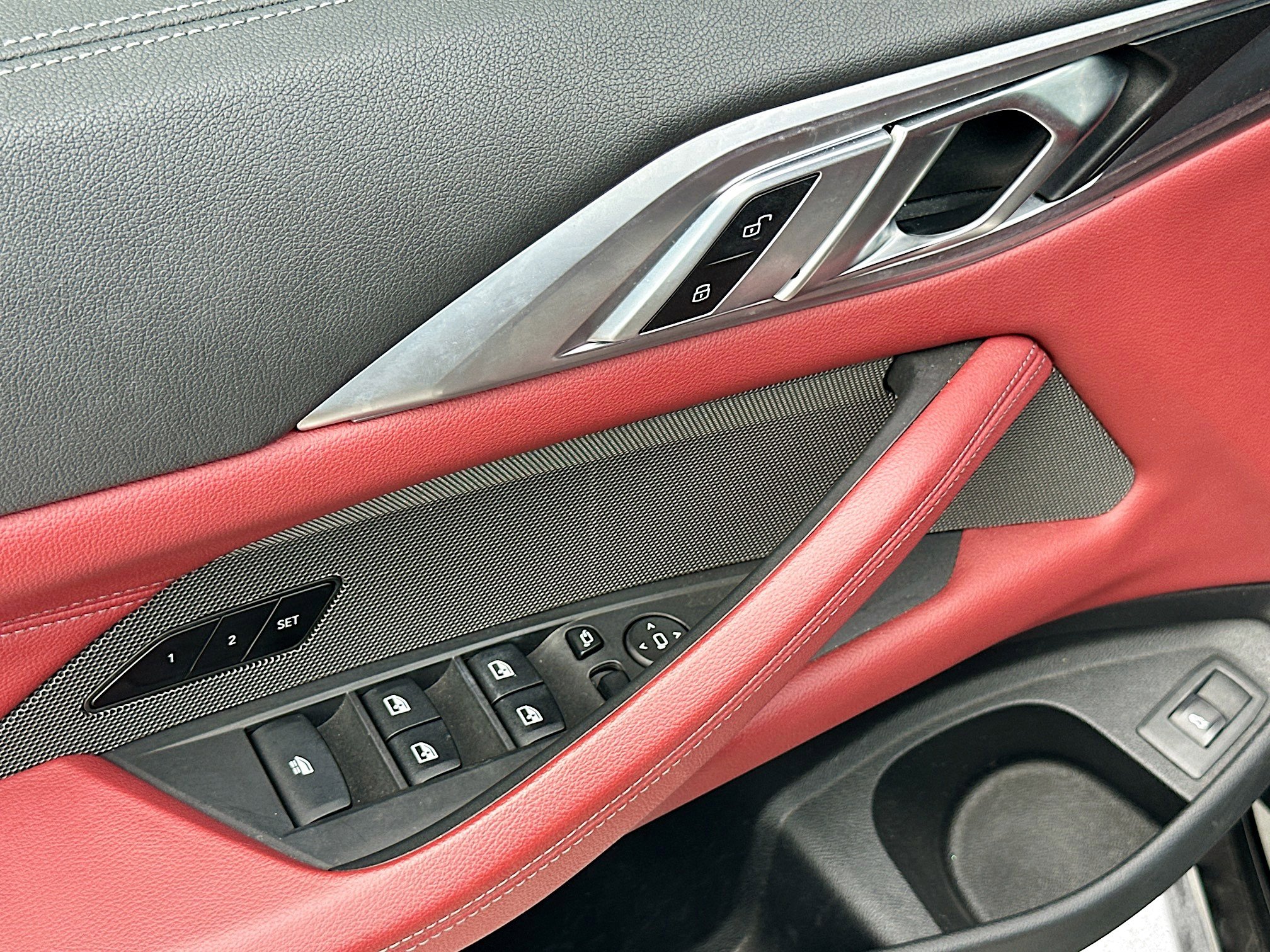 Used 2024 BMW M440i Convertible RWD image 18
