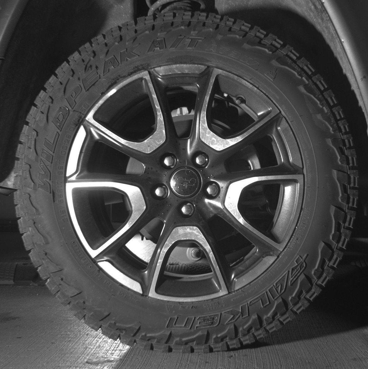 Used 2025 Jeep Compass Trailhawk AWD/4WD image 15