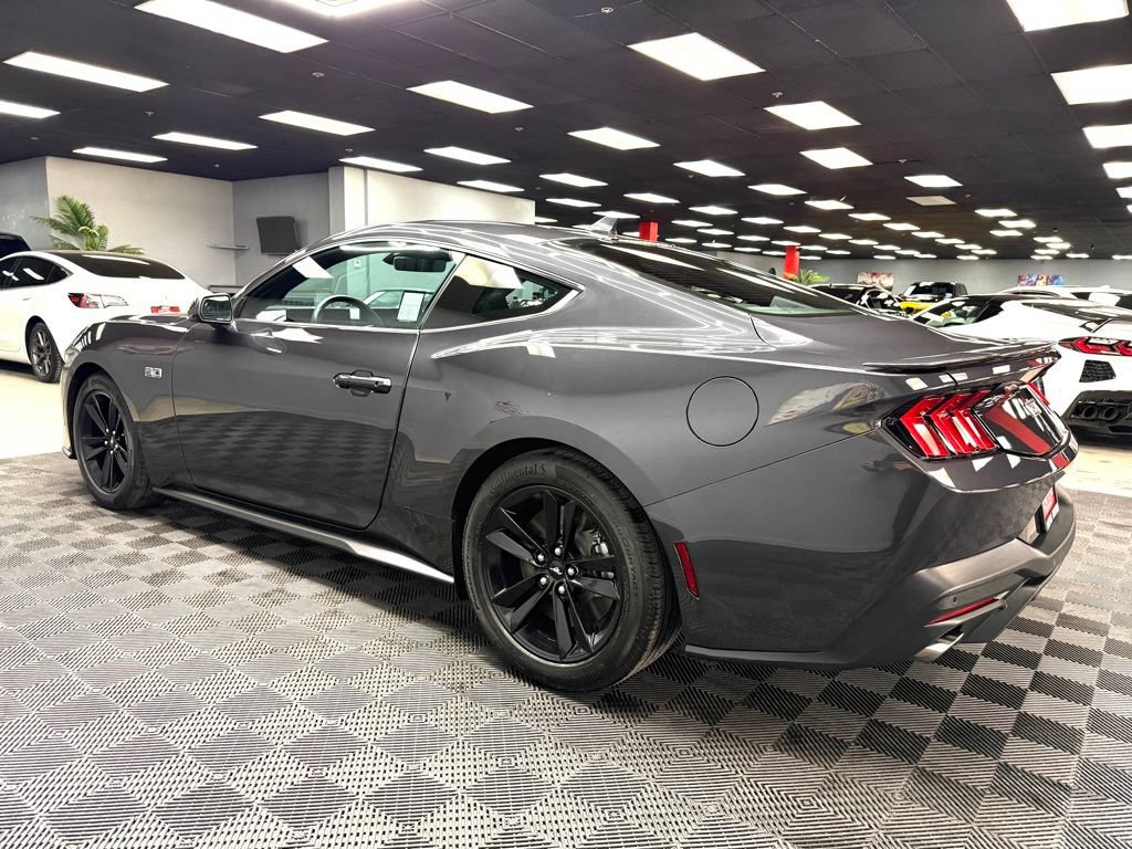 Used 2024 Ford Mustang GT RWD image 9