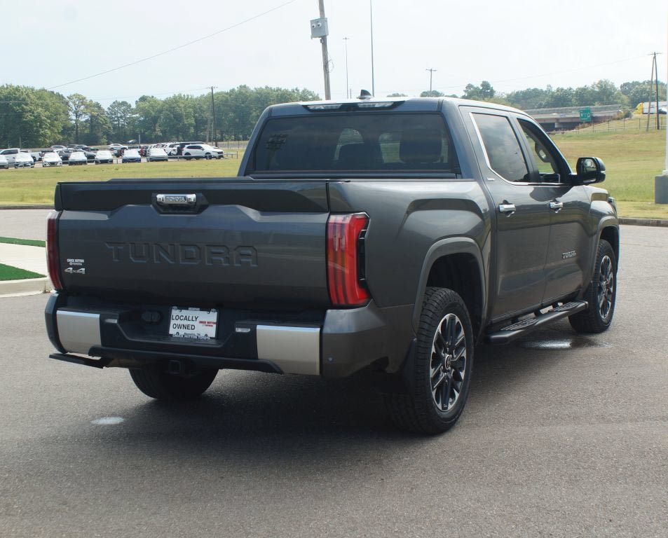 Used 2024 Toyota Tundra Limited AWD/4WD image 21