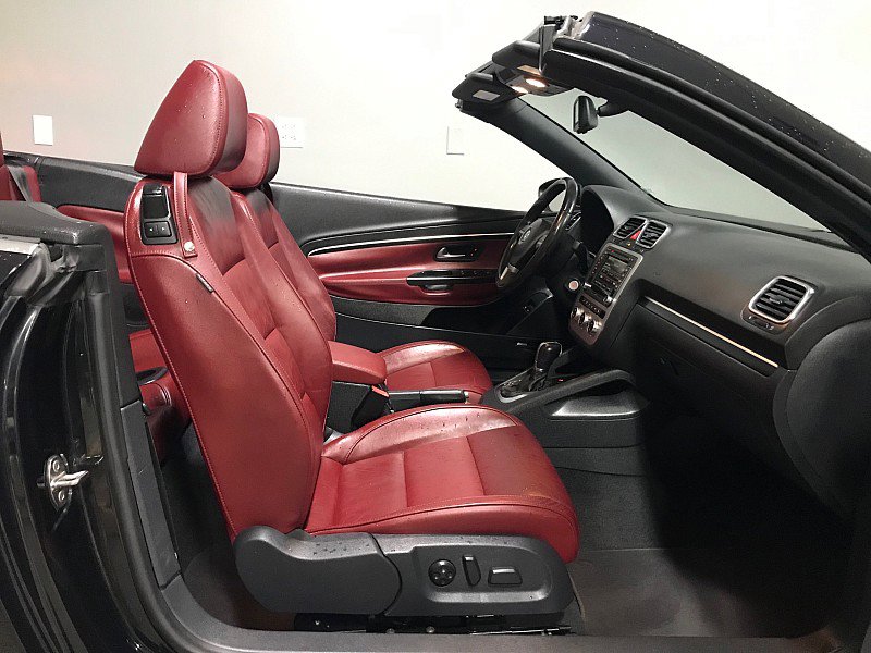 Used 2014 Volkswagen Eos Executive FWD image 21