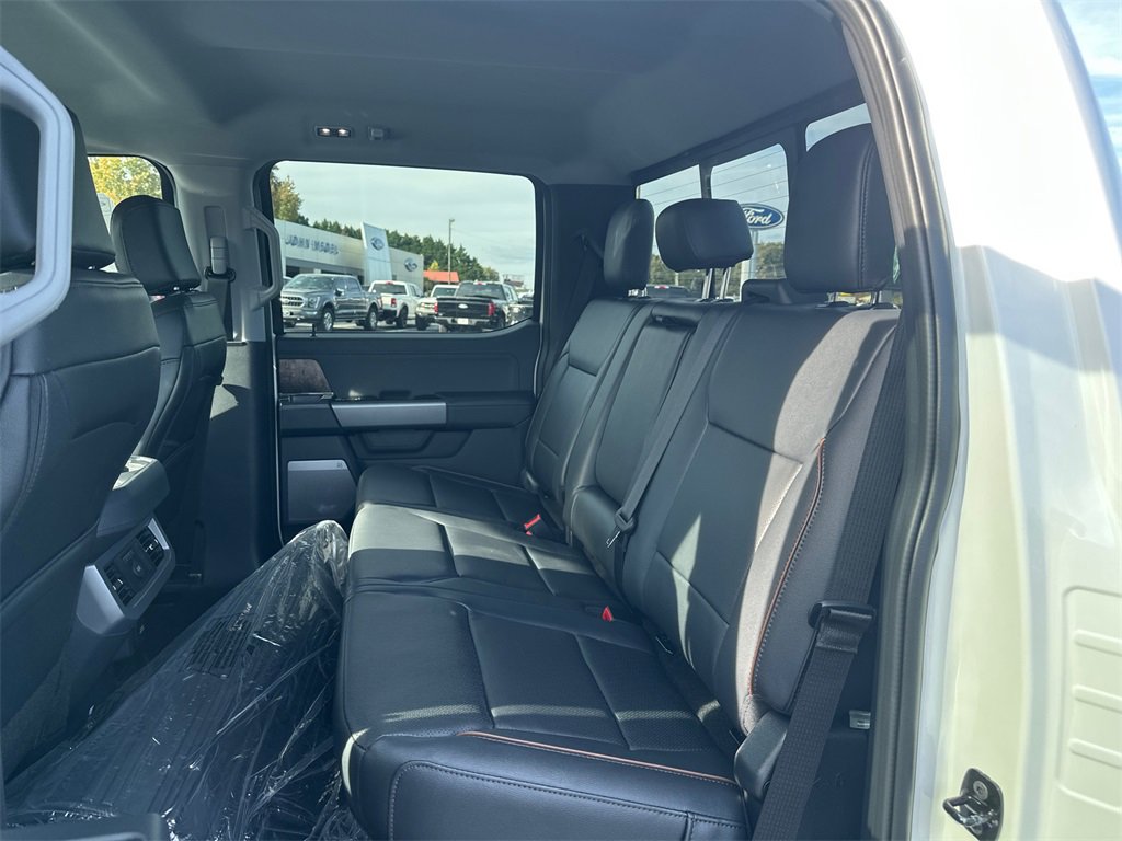 New 2026 Ford F250 Lariat w/ Black Appearance Package image 15