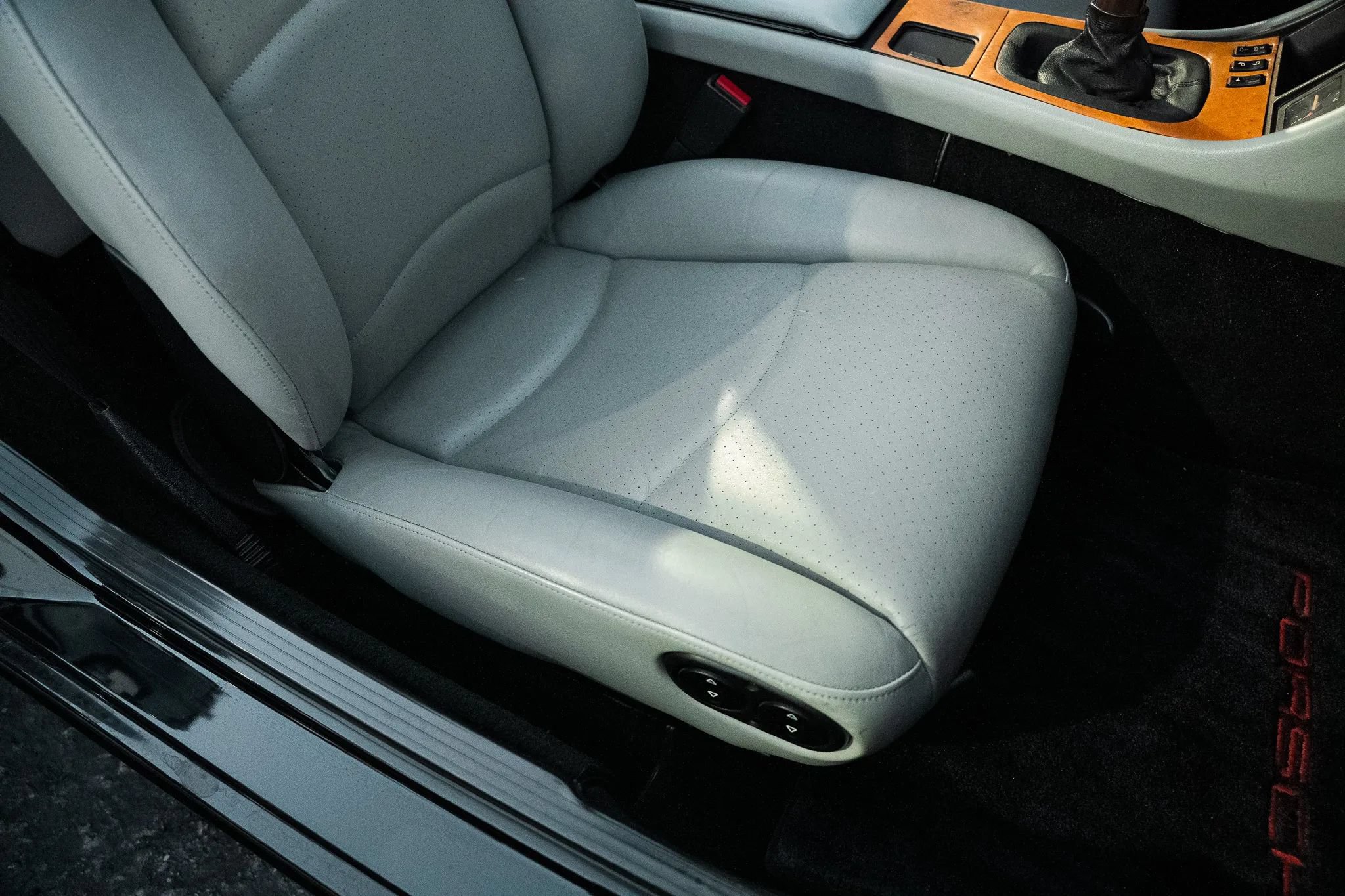 Used 1995 Porsche 968 Cabriolet RWD image 22
