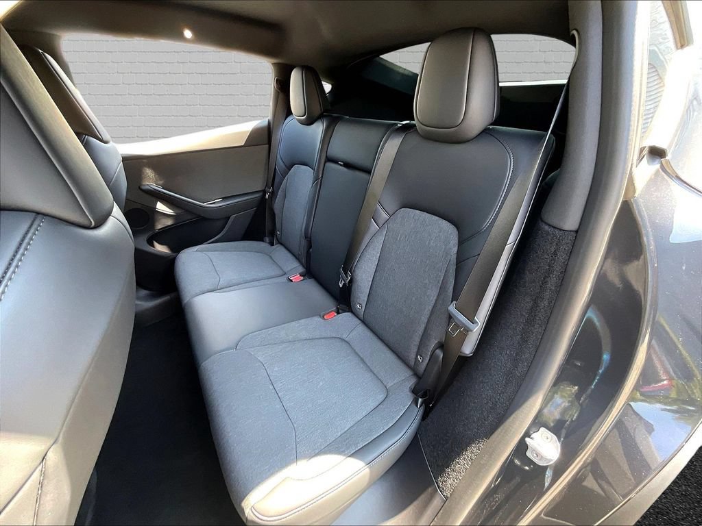 Used 2026 Tesla Model Y 2WD image 16