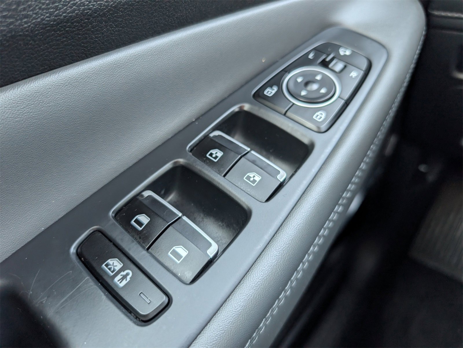 Used 2023 Hyundai Santa Fe Limited image 28