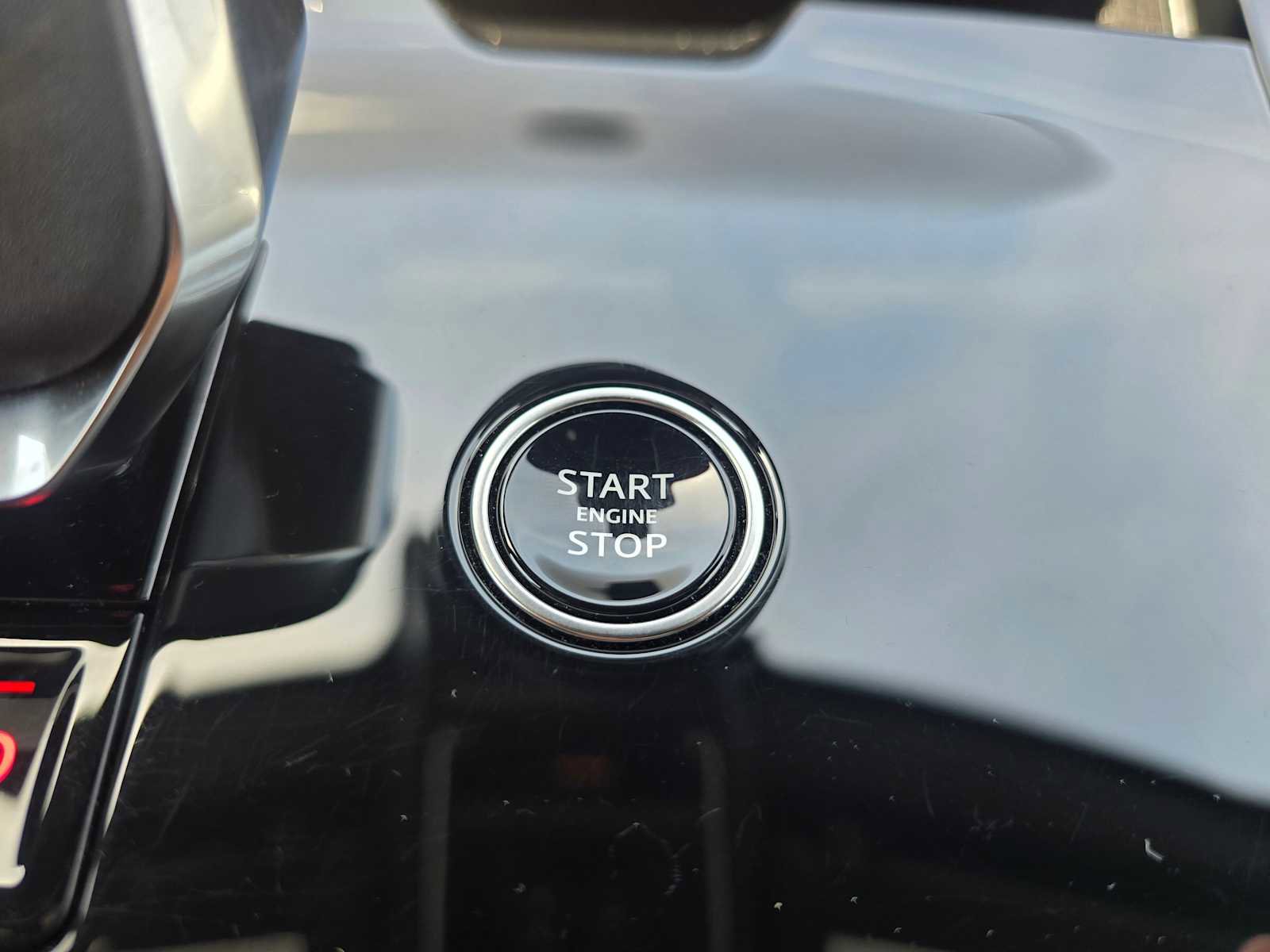 Used 2025 Land Rover Range Rover Sport AWD/4WD image 32