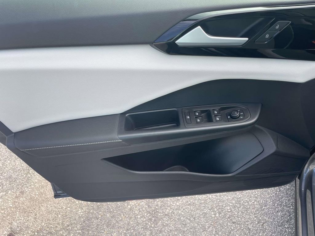 Used 2025 Volkswagen Taos S AWD/4WD image 14