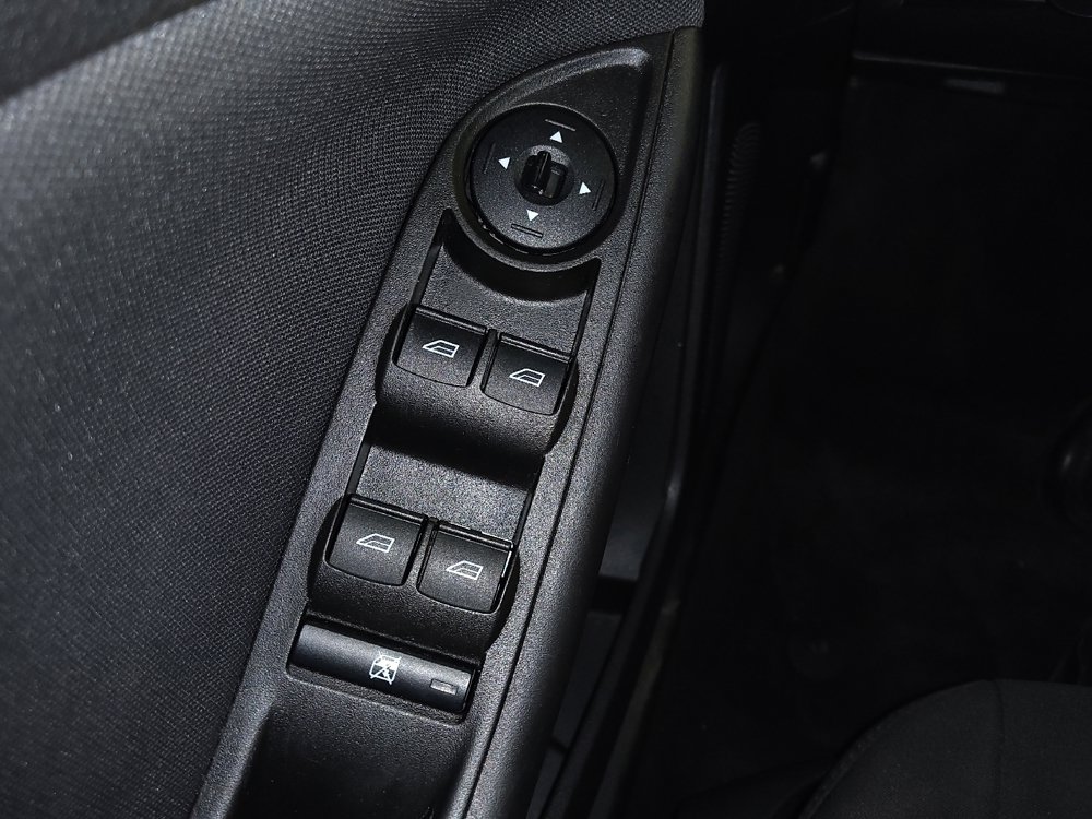 Used 2018 Ford Focus SE w/ Cold Weather Package FWD image 27