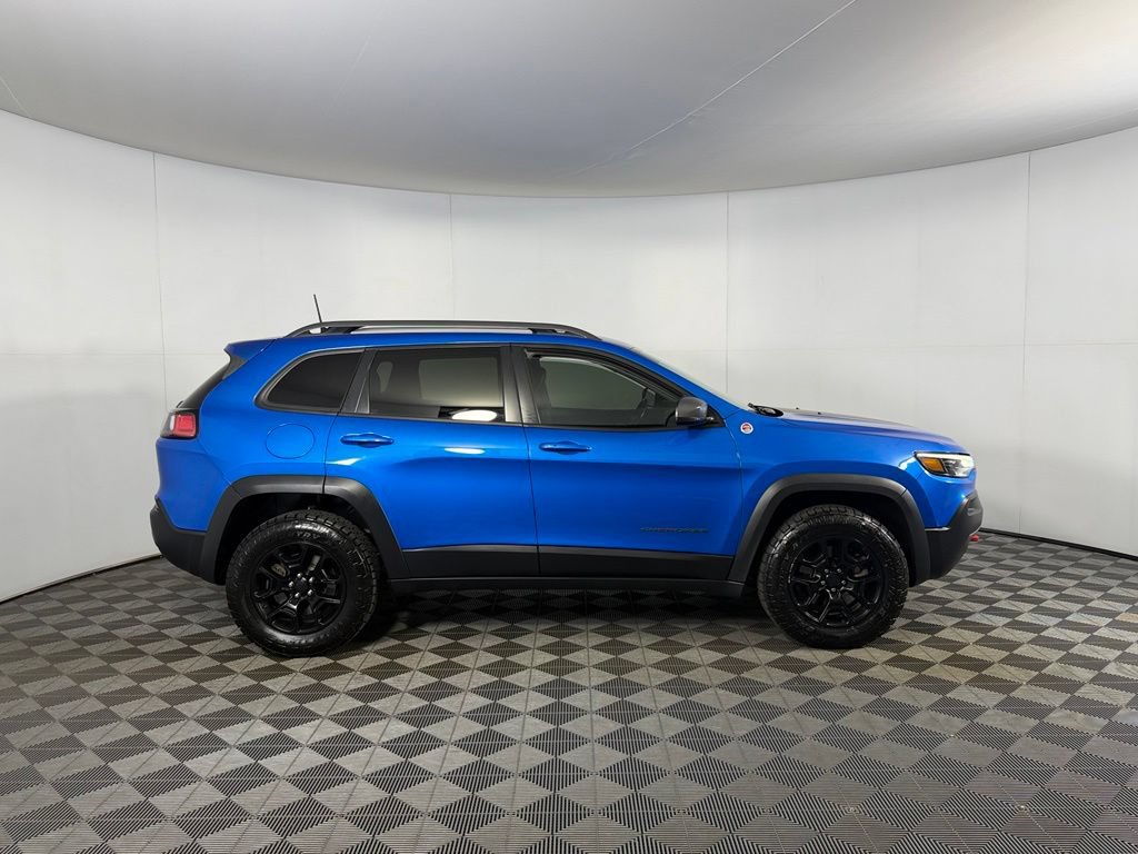 Used 2019 Jeep Cherokee Trailhawk w/ Cold Weather Group AWD/4WD image 6