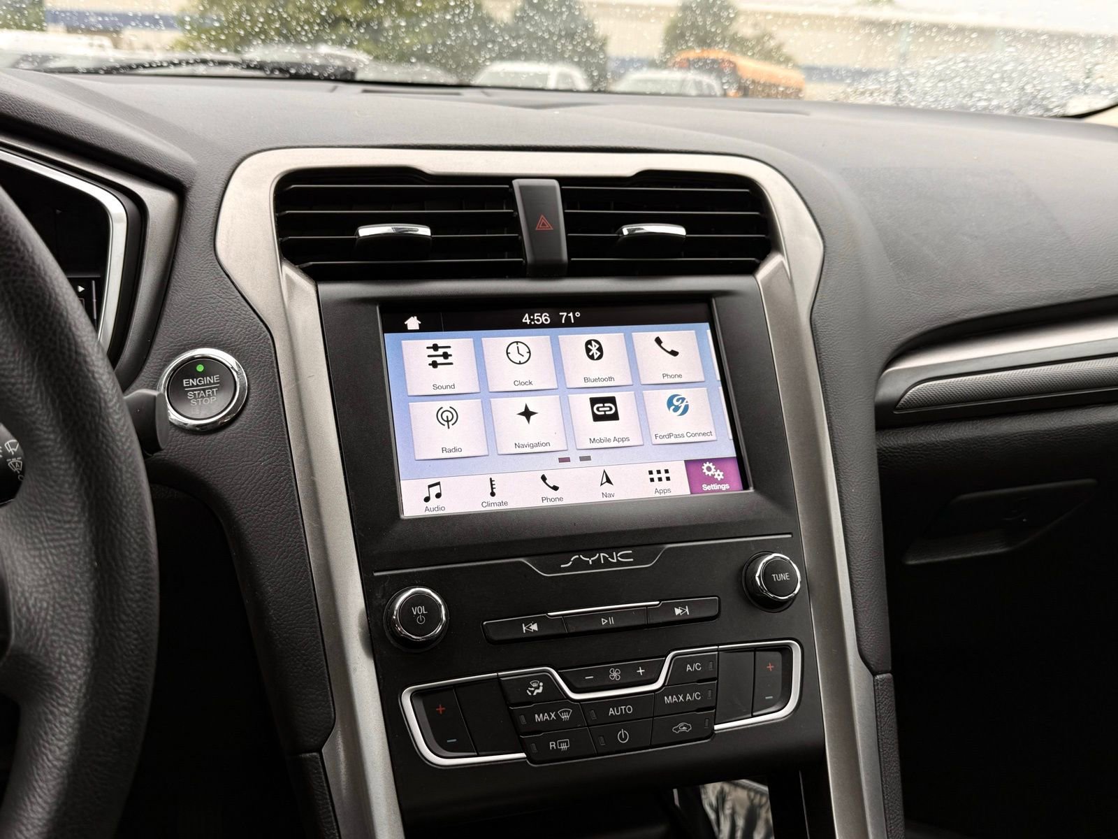 Used 2019 Ford Fusion SE FWD image 33