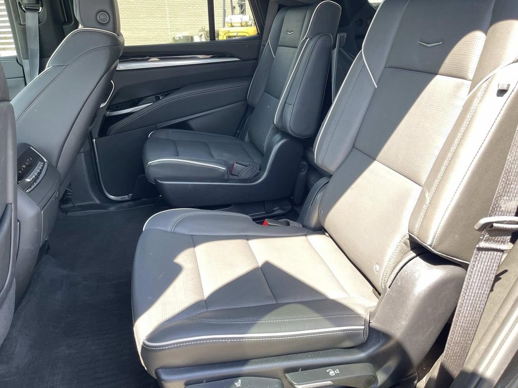 Certified 2025 Cadillac Escalade Sport w/ Touring Package AWD/4WD image 17