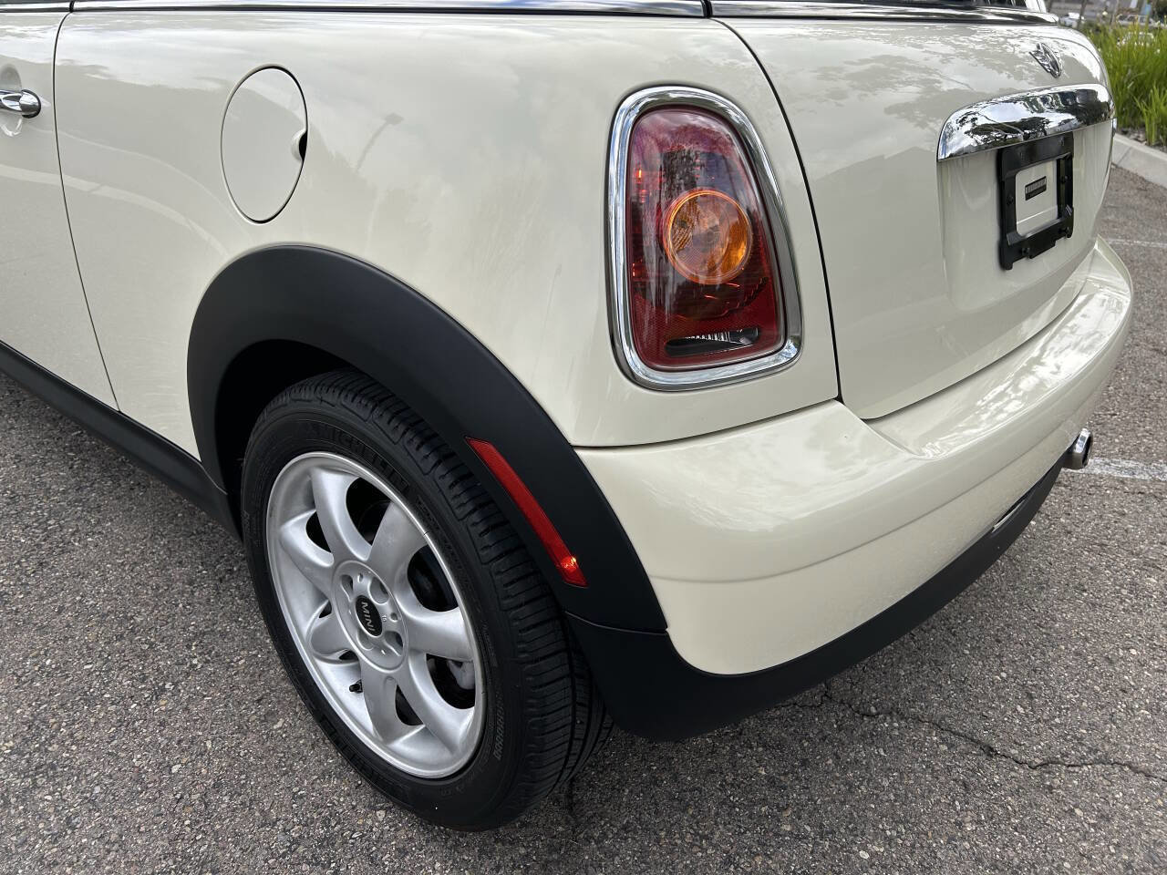Used 2009 MINI Cooper Hardtop w/ Premium Pkg FWD image 22