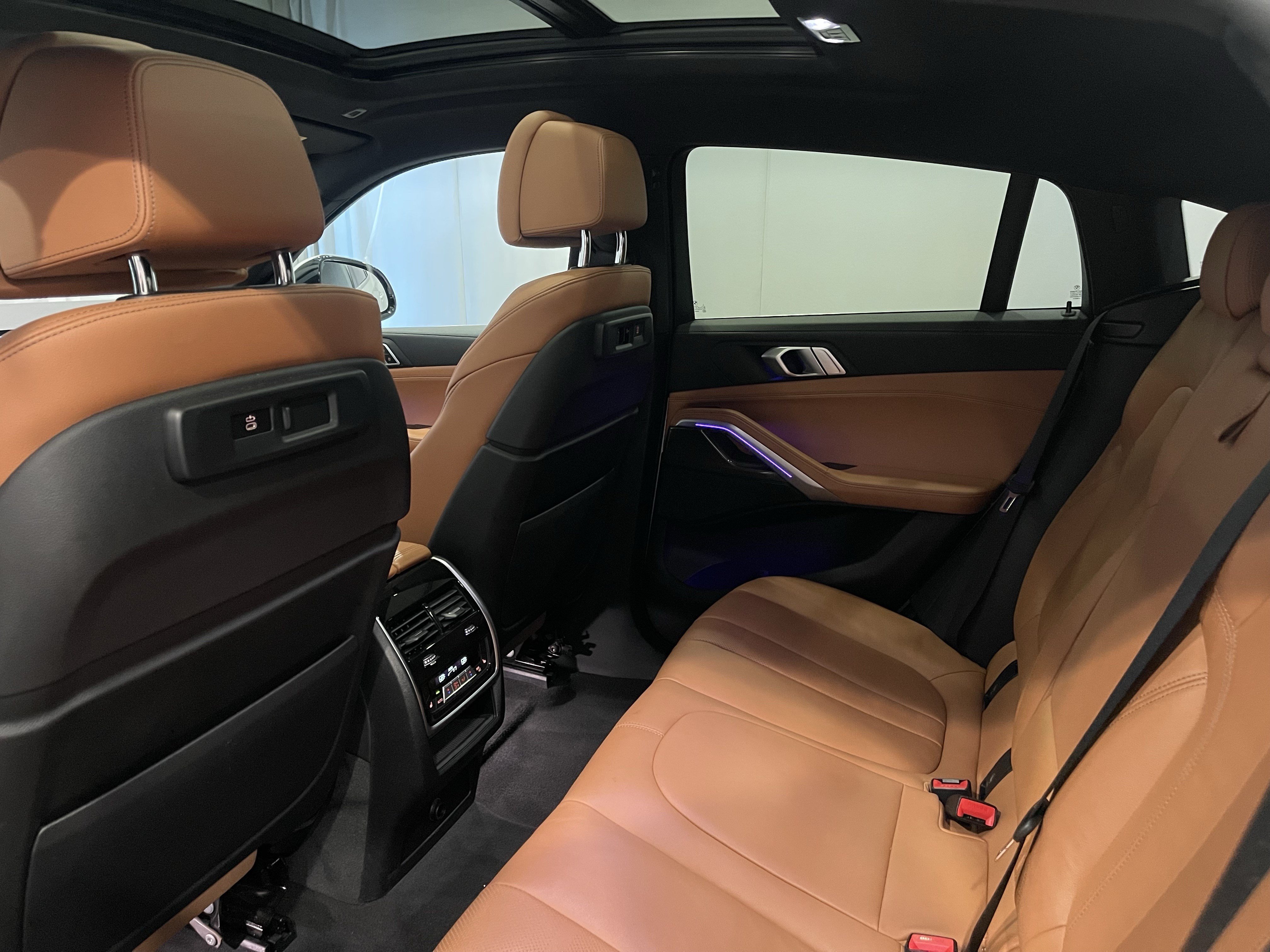 Used 2022 BMW X6 xDrive40i w/ Premium Package AWD/4WD image 23