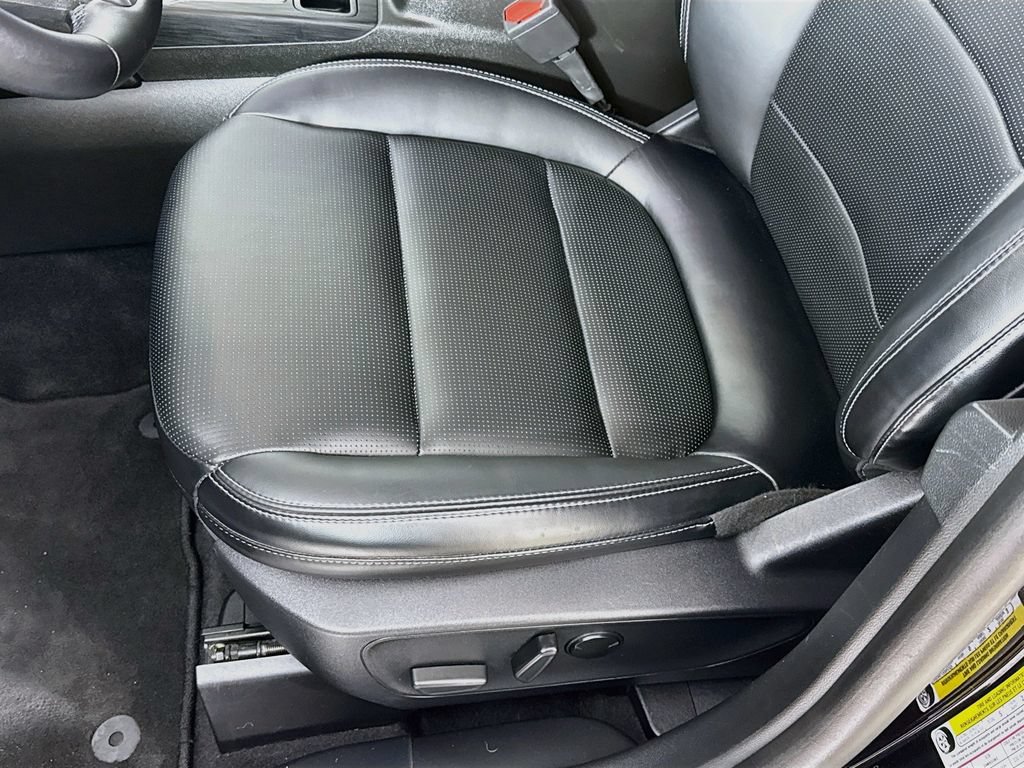 Used 2025 Ford Escape Platinum AWD/4WD image 22